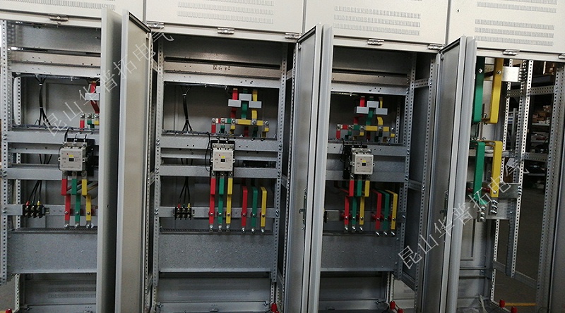 星三角啟動柜背面