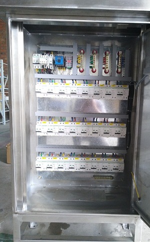 鴛鴦湖電廠電控箱