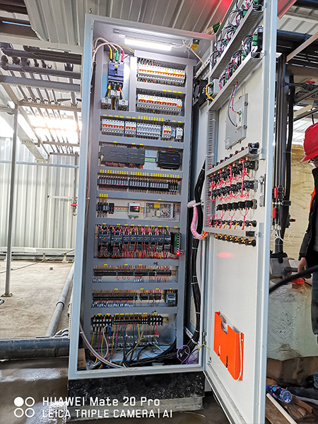 水處理項(xiàng)目PLC控制柜內(nèi)部圖