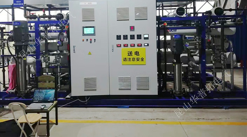 上海老港85噸廢水處理控制柜調(diào)試現(xiàn)場