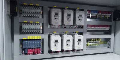 恒壓供水變頻控制環(huán)保節(jié)能改造變頻電控柜