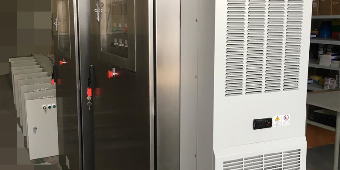 華普拓為您解析電氣柜必須裝散熱除塵風(fēng)扇嗎？