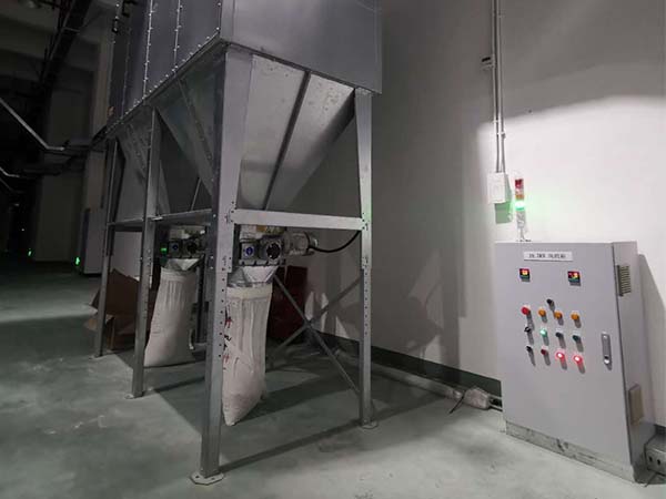 江蘇福潤達車間除塵系統(tǒng)18.5KW變頻風(fēng)機柜項目案例