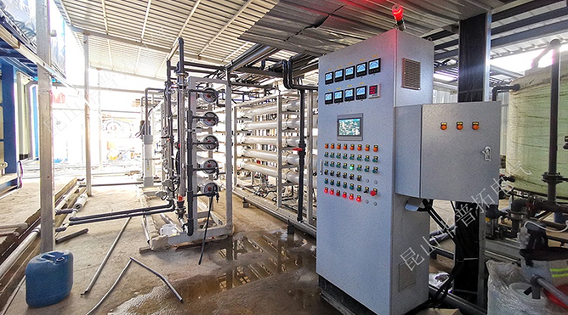 環(huán)?？刂乒?污水處理現(xiàn)場電氣控制柜