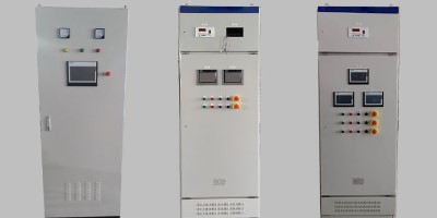 多個觸摸屏顯示的PLC自控系統(tǒng)柜