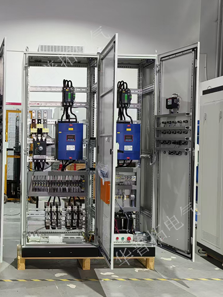 電加熱器電控柜內(nèi)部