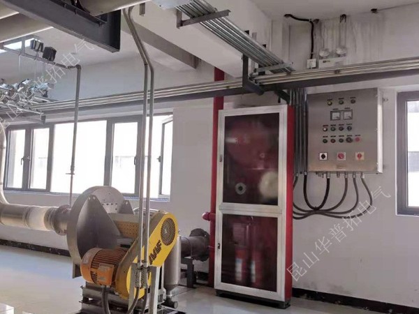 中美華東制藥不銹鋼除塵防爆柜案例